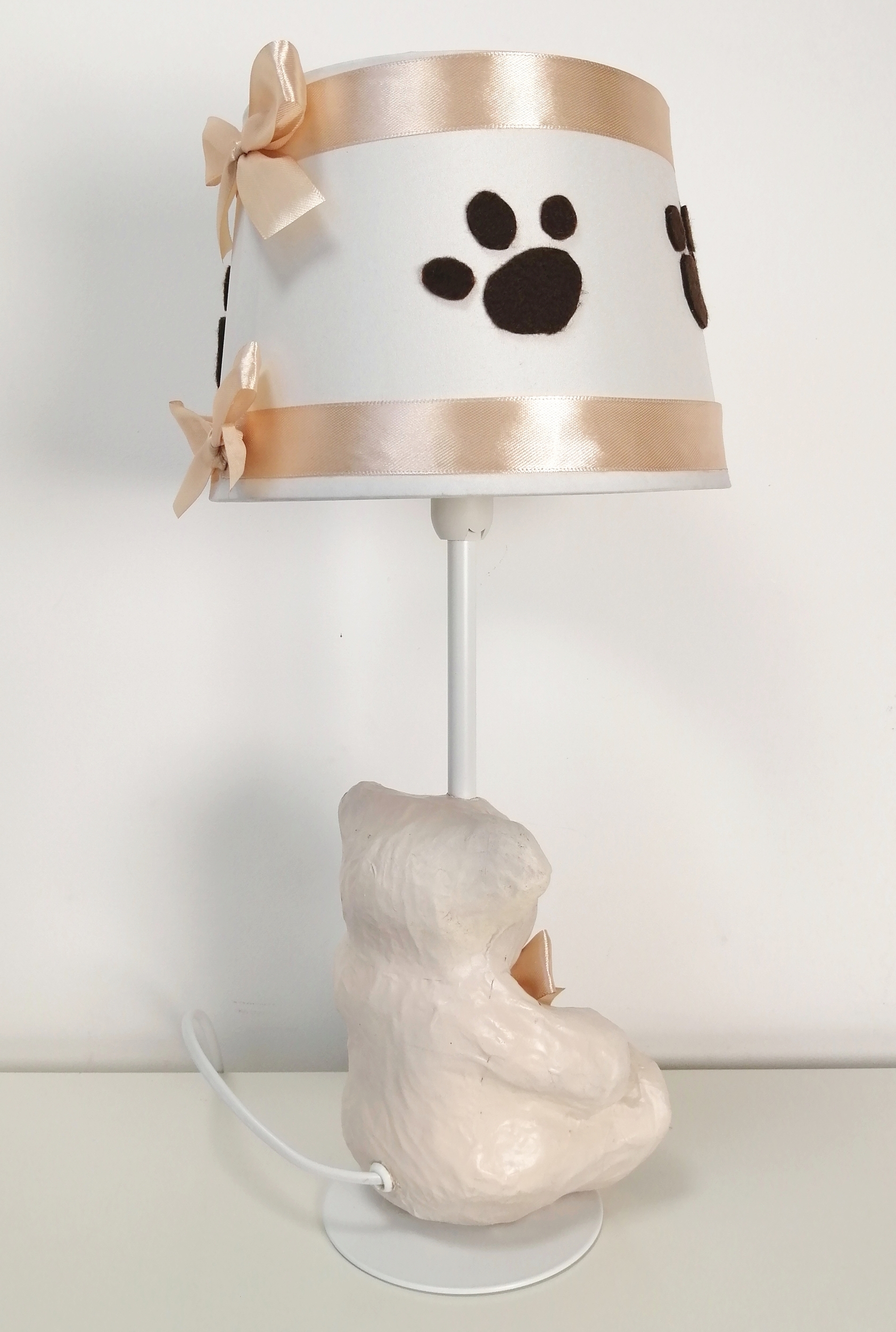 lampe-chevet-enfant-bebe-ours-marron-chocolat-beige-noisette-forme-ours-decoration-chambre-2