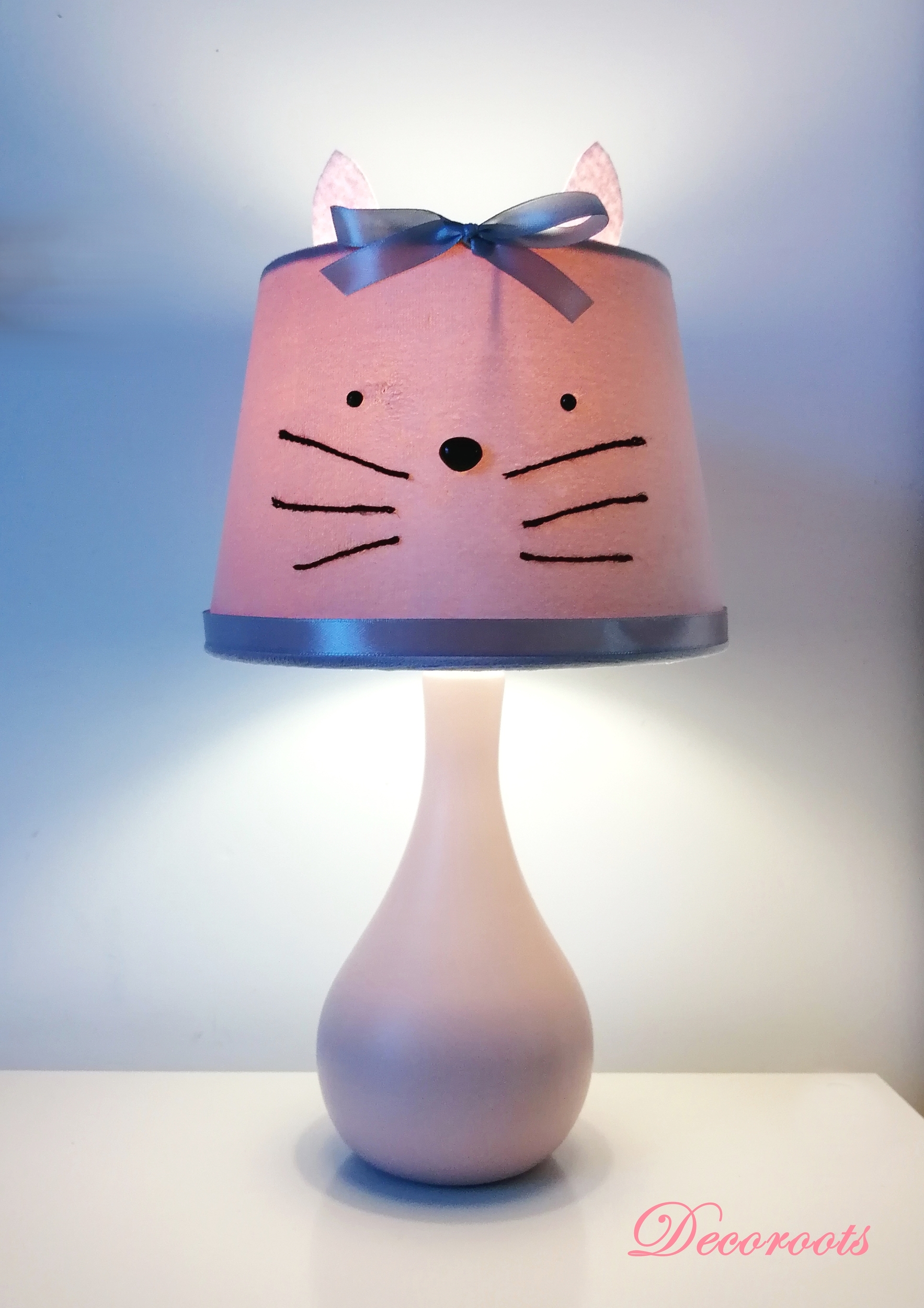 lampe-chevet-enfant-bebe-fille-chat-rose-pastel-gris-naissance-cadeau-luminaire