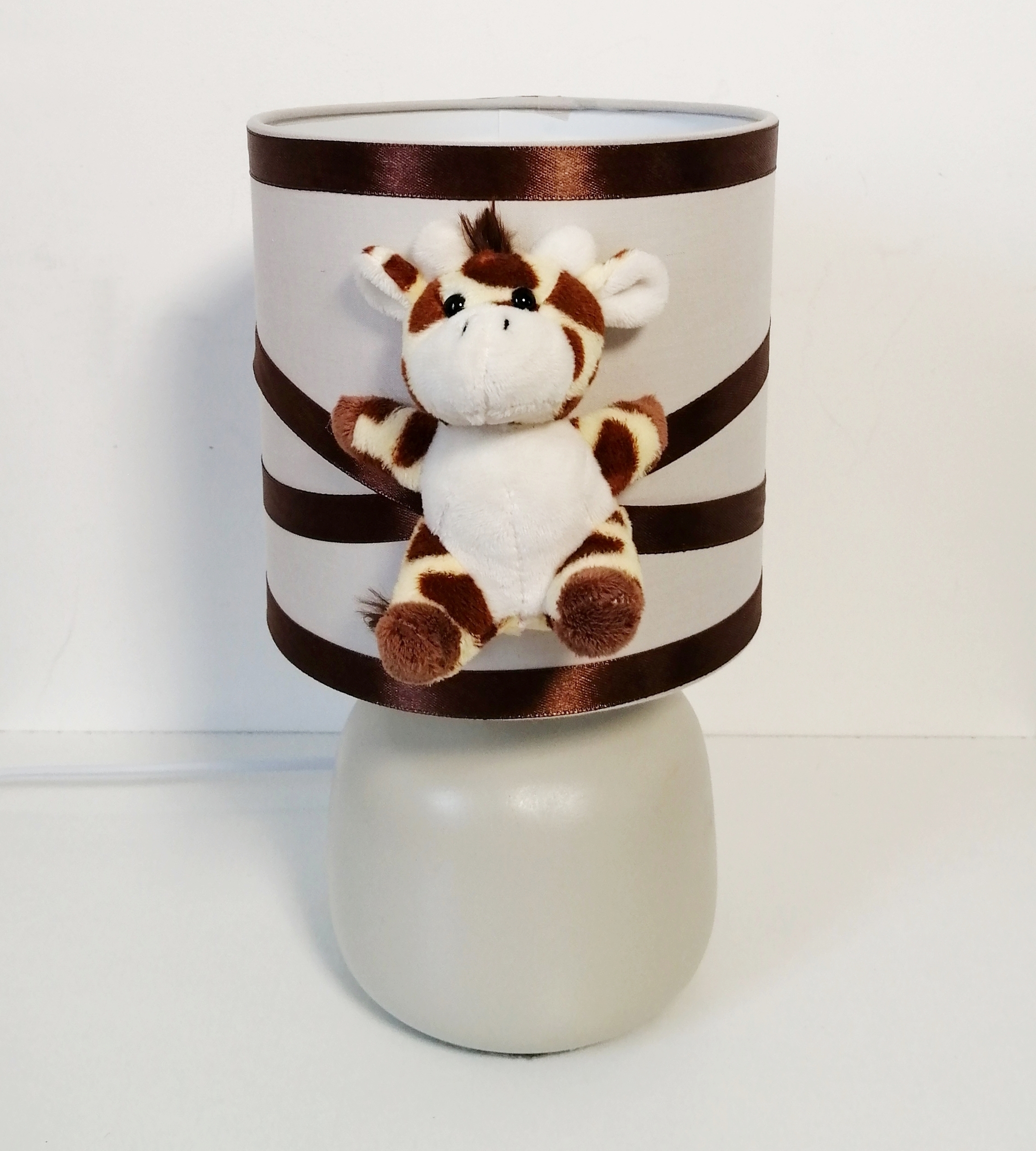 lampe-chevet-enfant-bebe-jungle-girafe-beige-mixte-chocolat-cadeau-naissance-artisanale-deco-safari-chambre