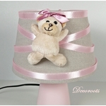 lampe-chevet-enfant-bebe-ours-fille-beige-rose-vieux-blanc-cadeau-naissance-artisanale taupe luminaire