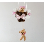 lampe-montgolfiere-fille-luminaire-abat-jour-rose-beige-pastel-fanion-lustre-decoration