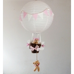 lampe-montgolfiere-fille-luminaire-abat-jour-rose-beige-pastel-fanion-lustre