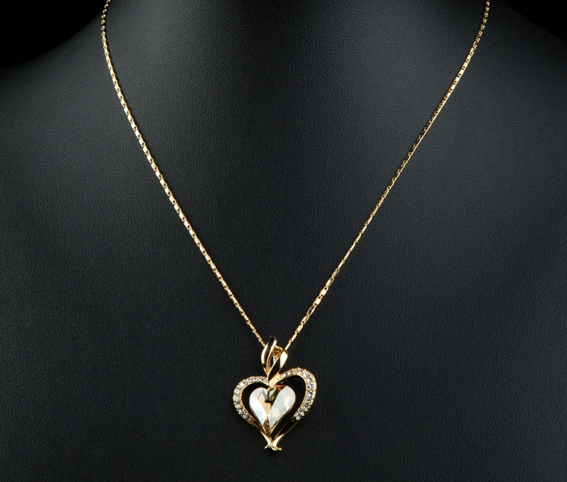AZORA-Long-lien-cha-ne-coeur-cristal-autrichien-couleur-or-coeur-pendentif-collier-pour-saint-valentin