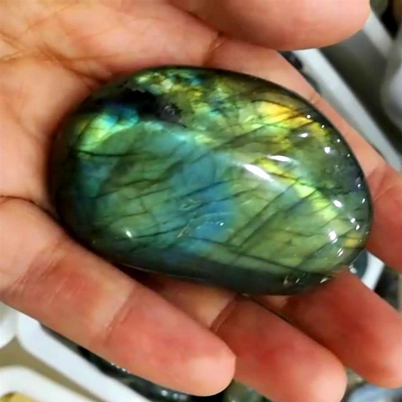 labradorite-galet-pierre-naturelle