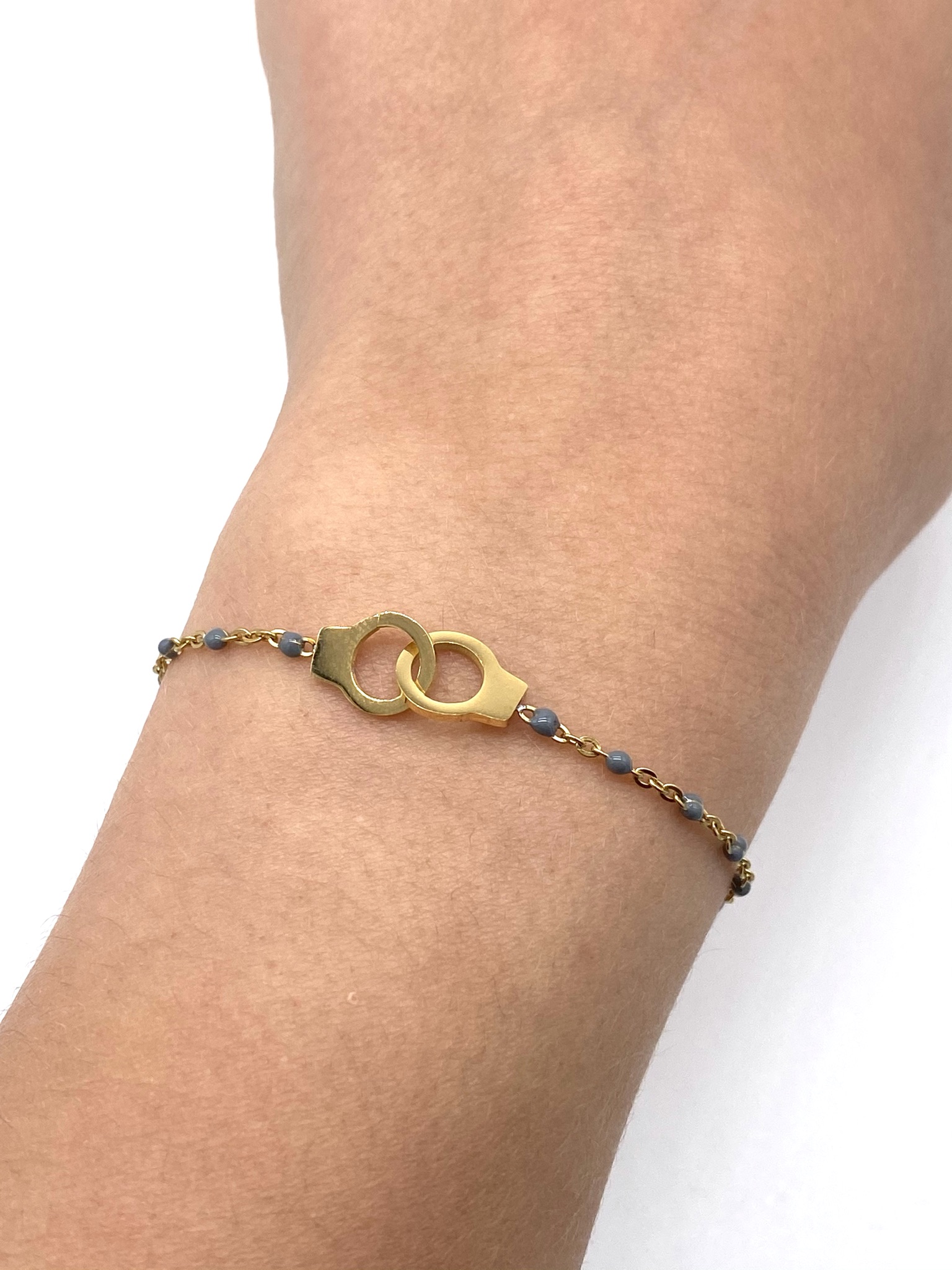 bracelet-perles-menotte-gris-doré-2