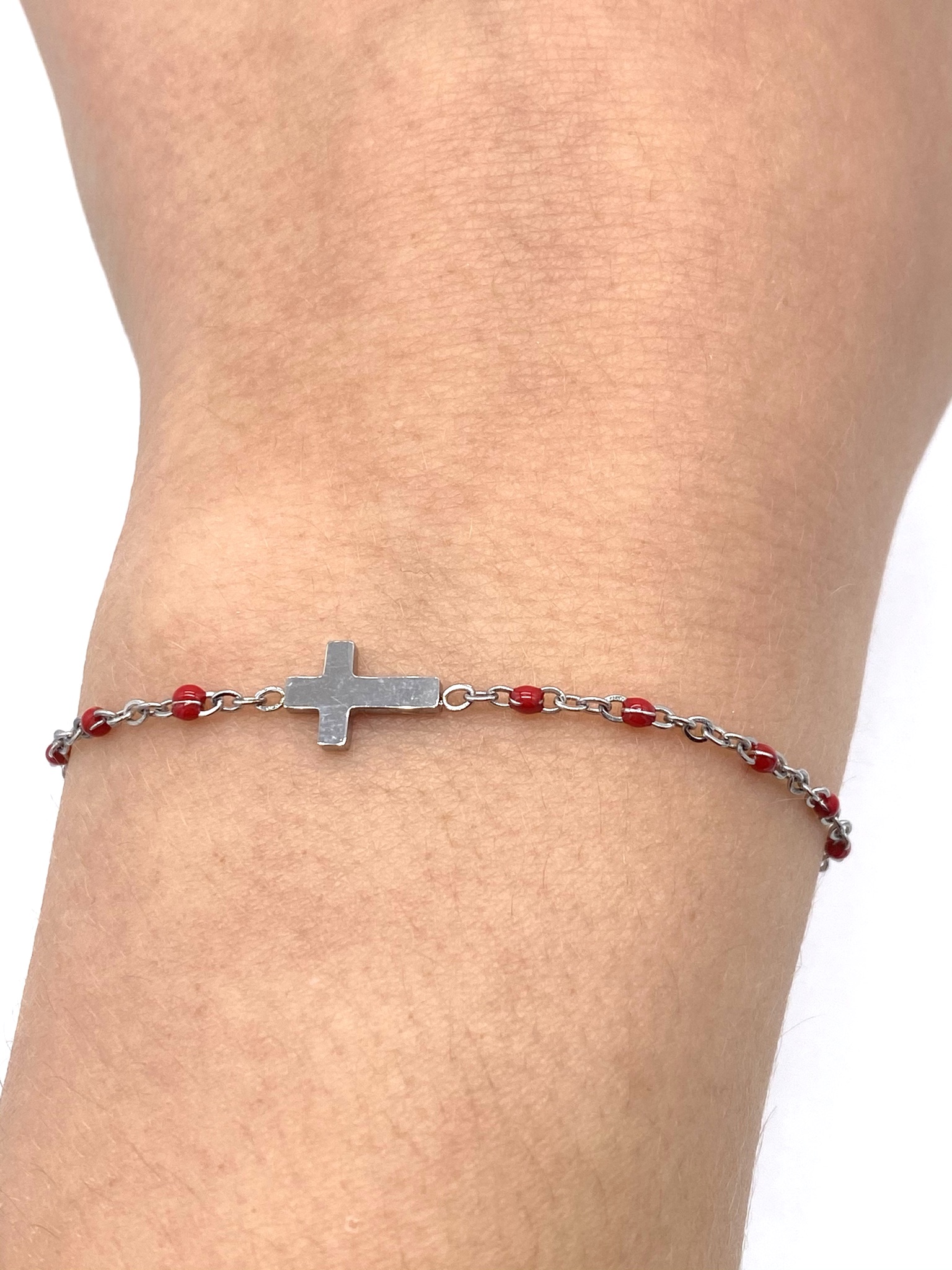 bracelet-perles-croix-rouge-2