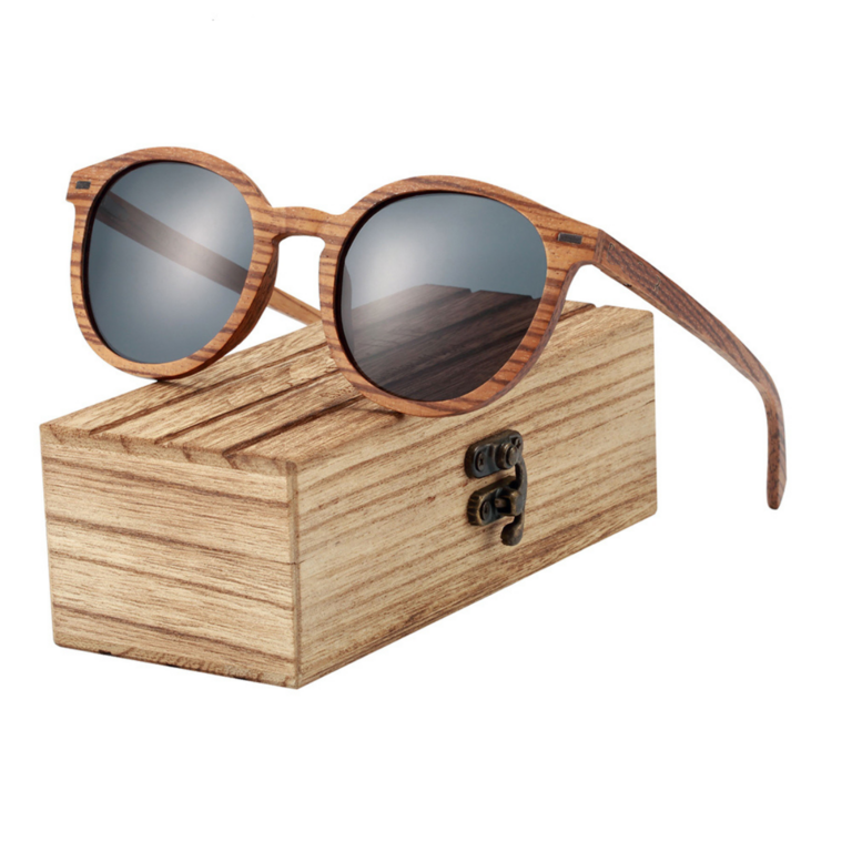 Lunettes de soleil en bois naturel 
