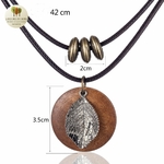 Collier et pendentif bois feuille (1)