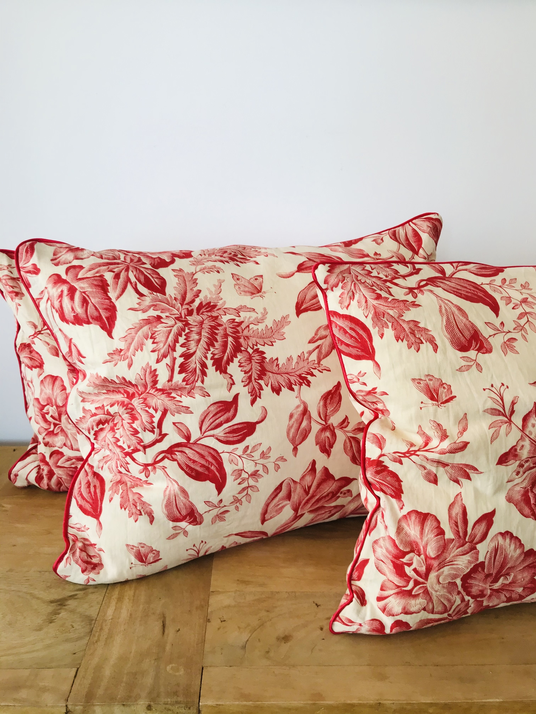 coussin antique Victoria Feuille rouge IMG_E2033