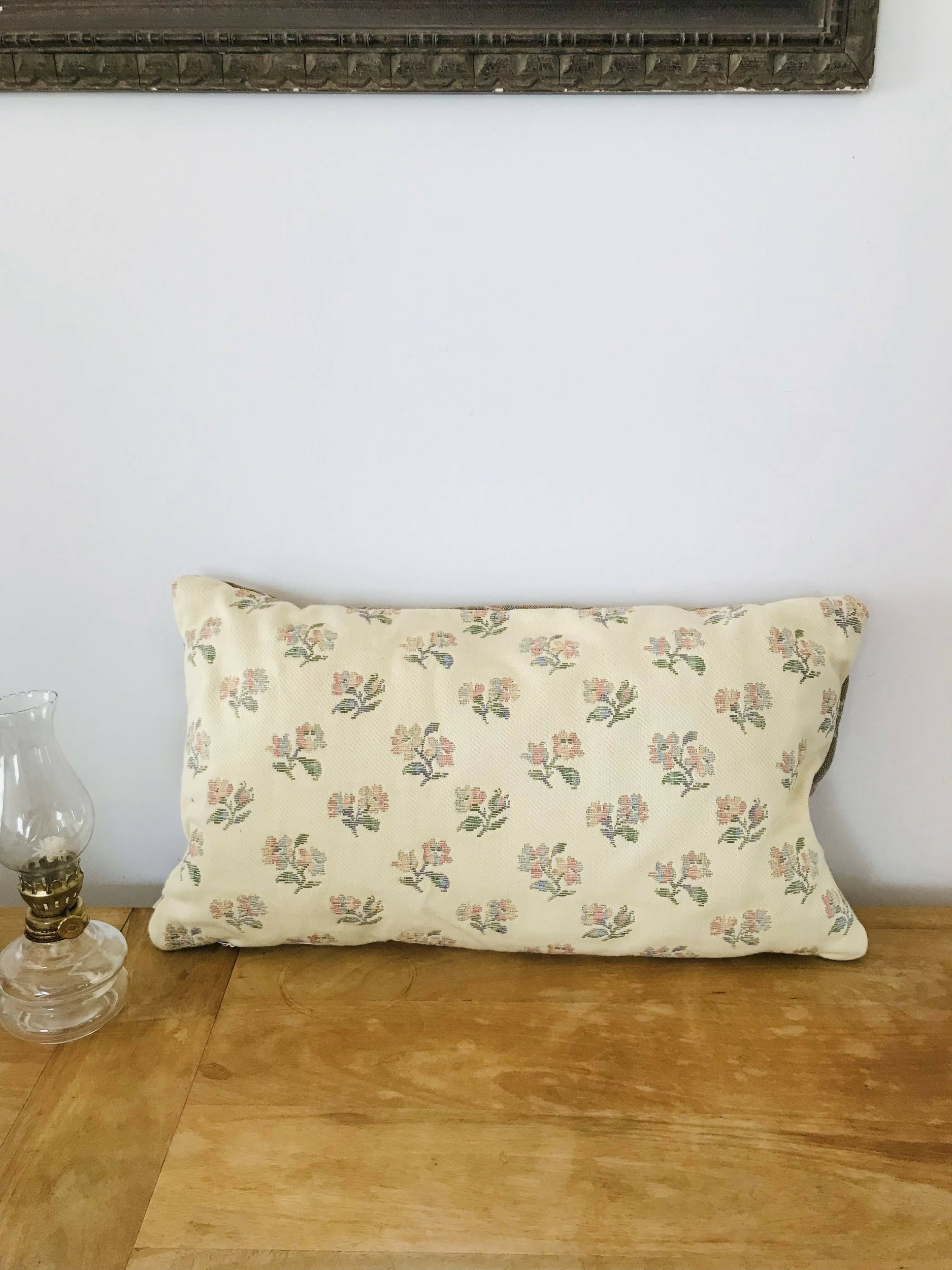 Coussin vintage fleuri IMG_1188