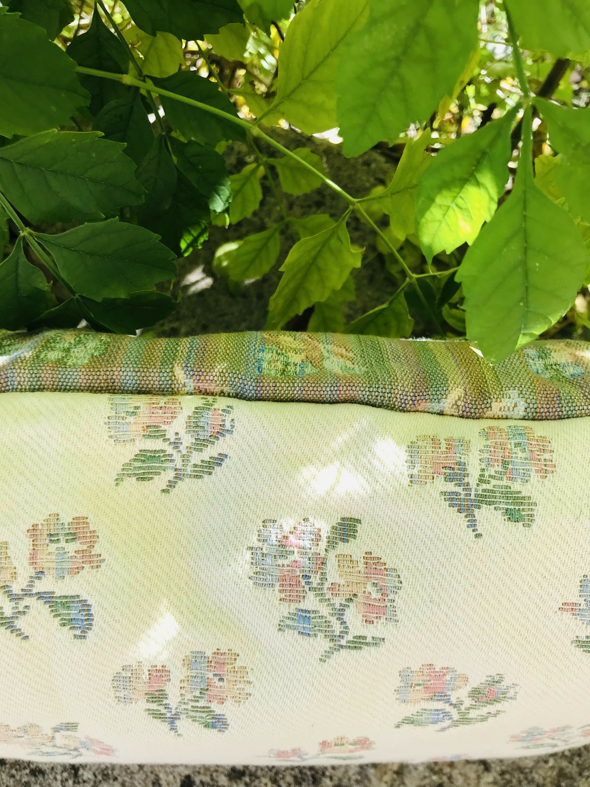 Coussin vintage fleuri IMG_3144
