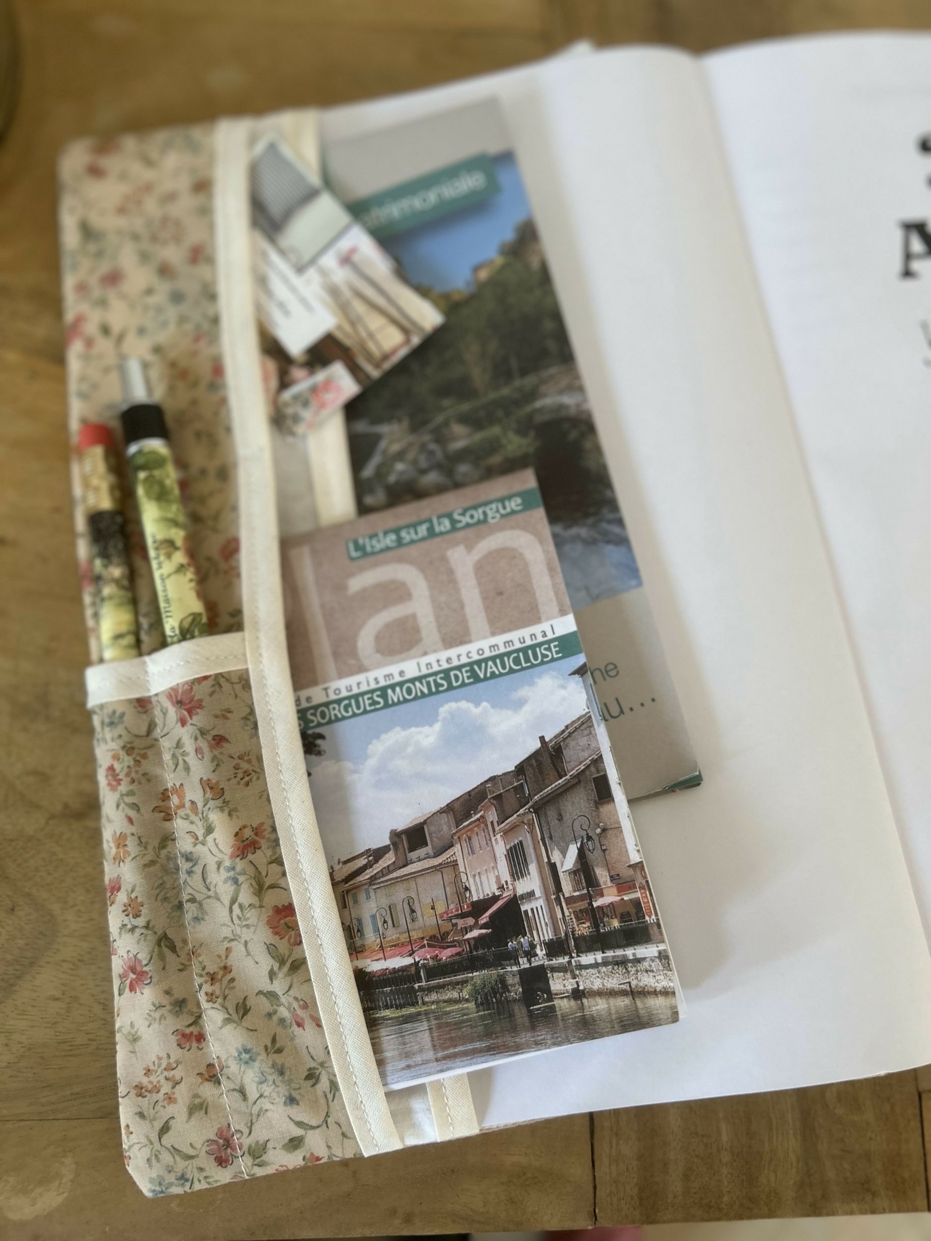Agenda journalier A4 fleuri vintage IMG_E7181