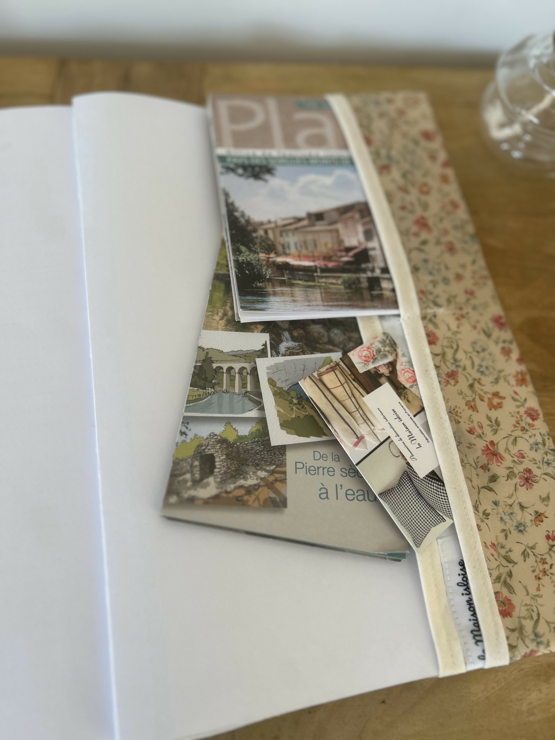 Agenda journalier A4 fleuri vintage IMG_E7183