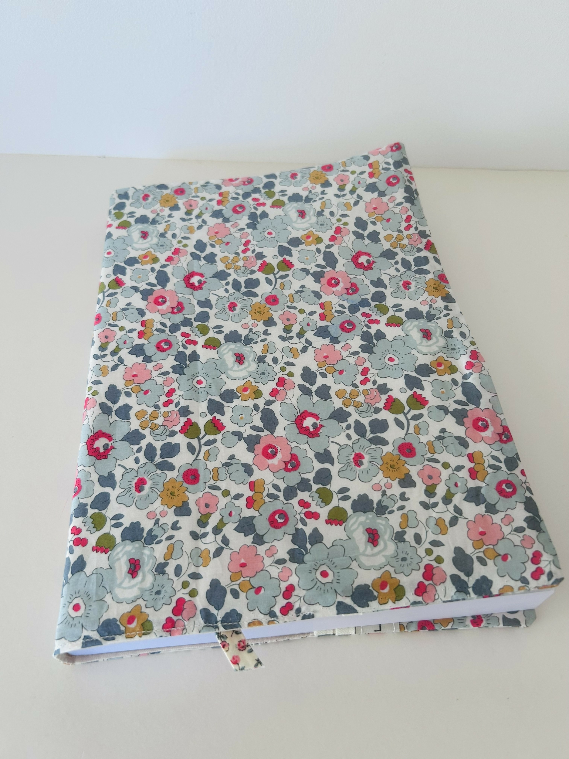 Agenda journalier A4 Liberty Betsy gris IMG_E2128