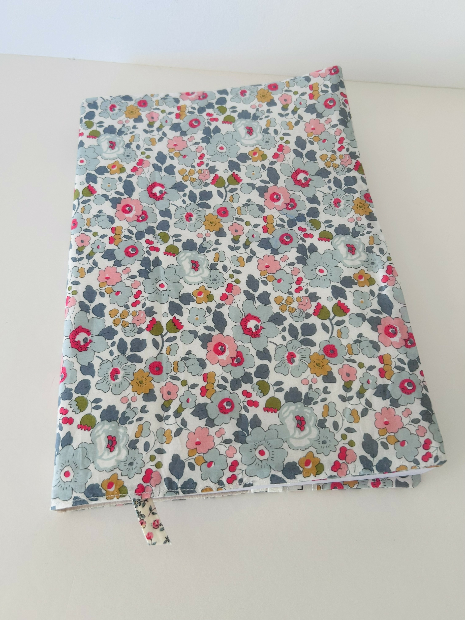 Agenda journalier A4 Liberty Betsy gris IMG_E2129