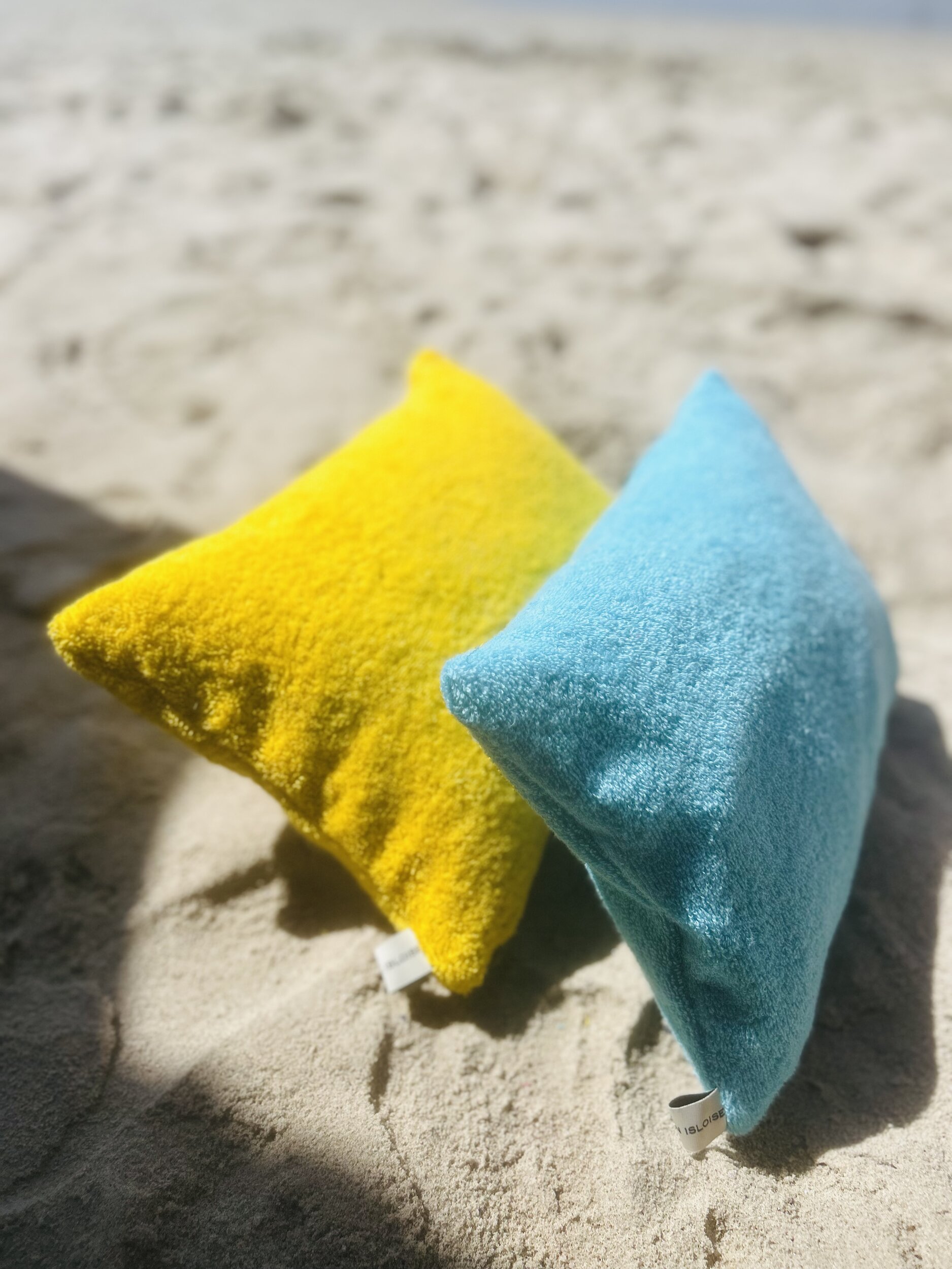 Coussin de plage en éponge bleu ciel  et jaune IMG_E4076