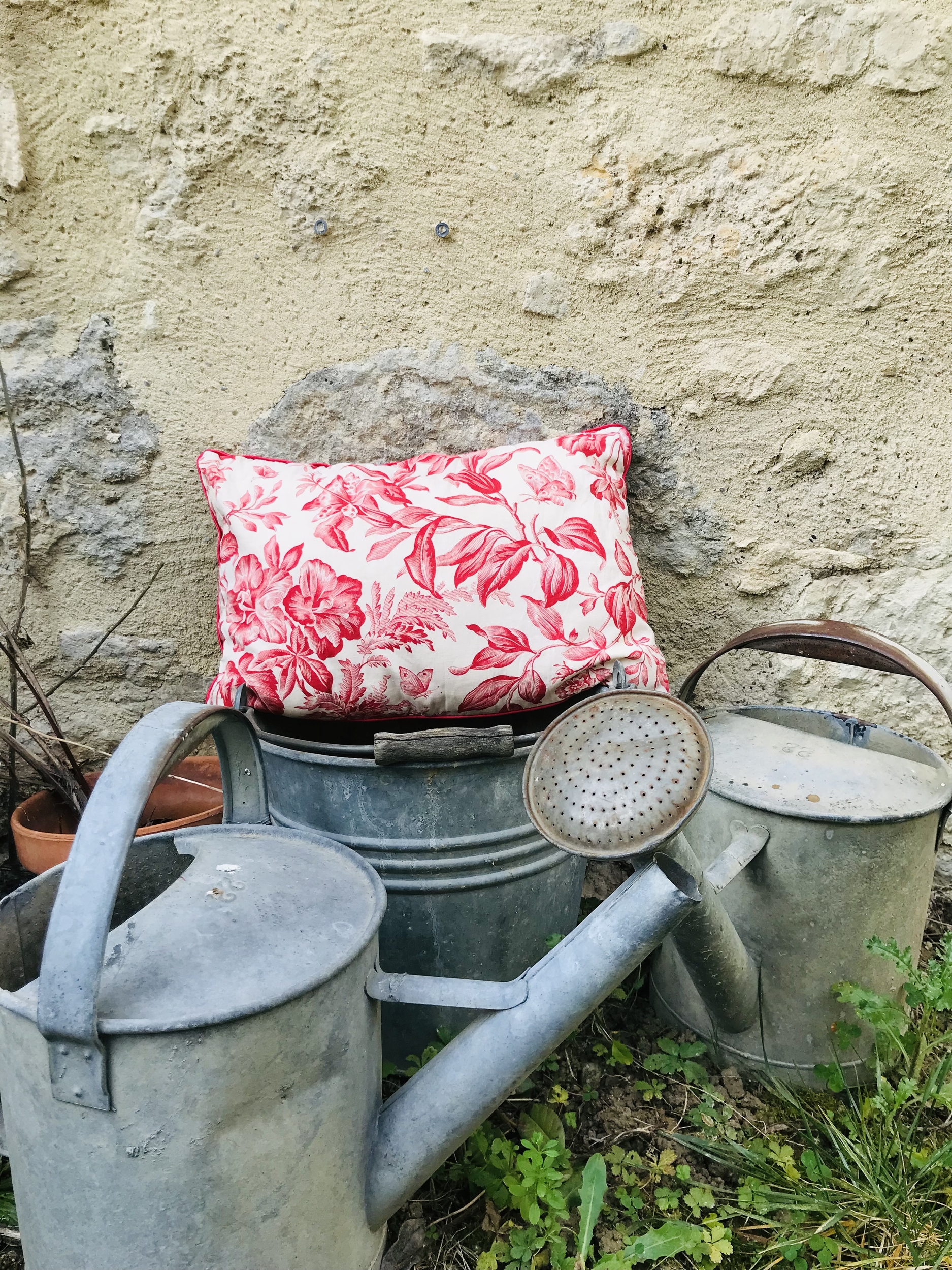 coussin vintage 19eme siecle feuilles rouge img e4254