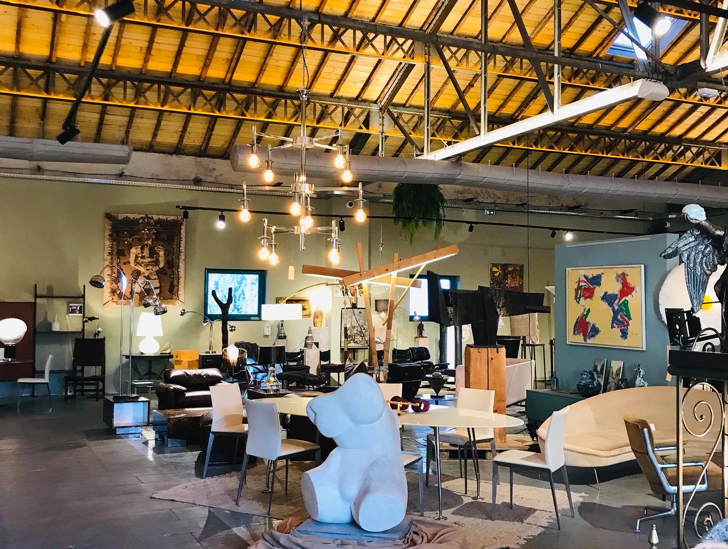 Nouvel Vag showroom