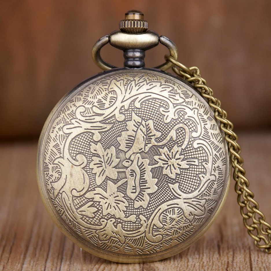Détail de la montre à gousset Harry Potter aux couleurs de Gryffondor