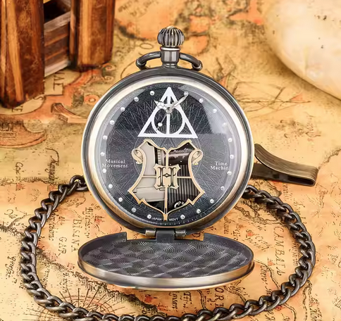 Détail de la montre musicale à gousset Harry Potter