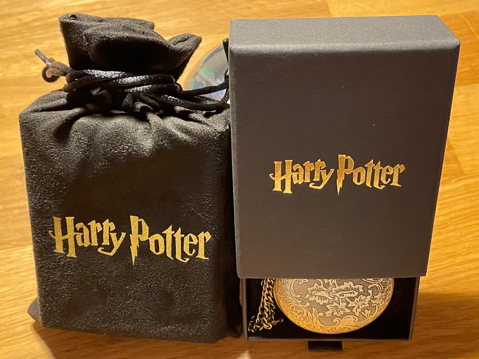 Boîte à tiroir gravée Harry Potter fournie avec la montre à gousset