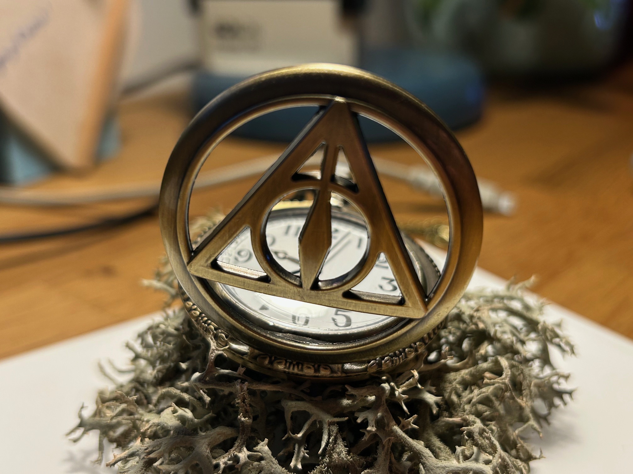 Montre Harry Potter Reliques de la Mort – autre vue