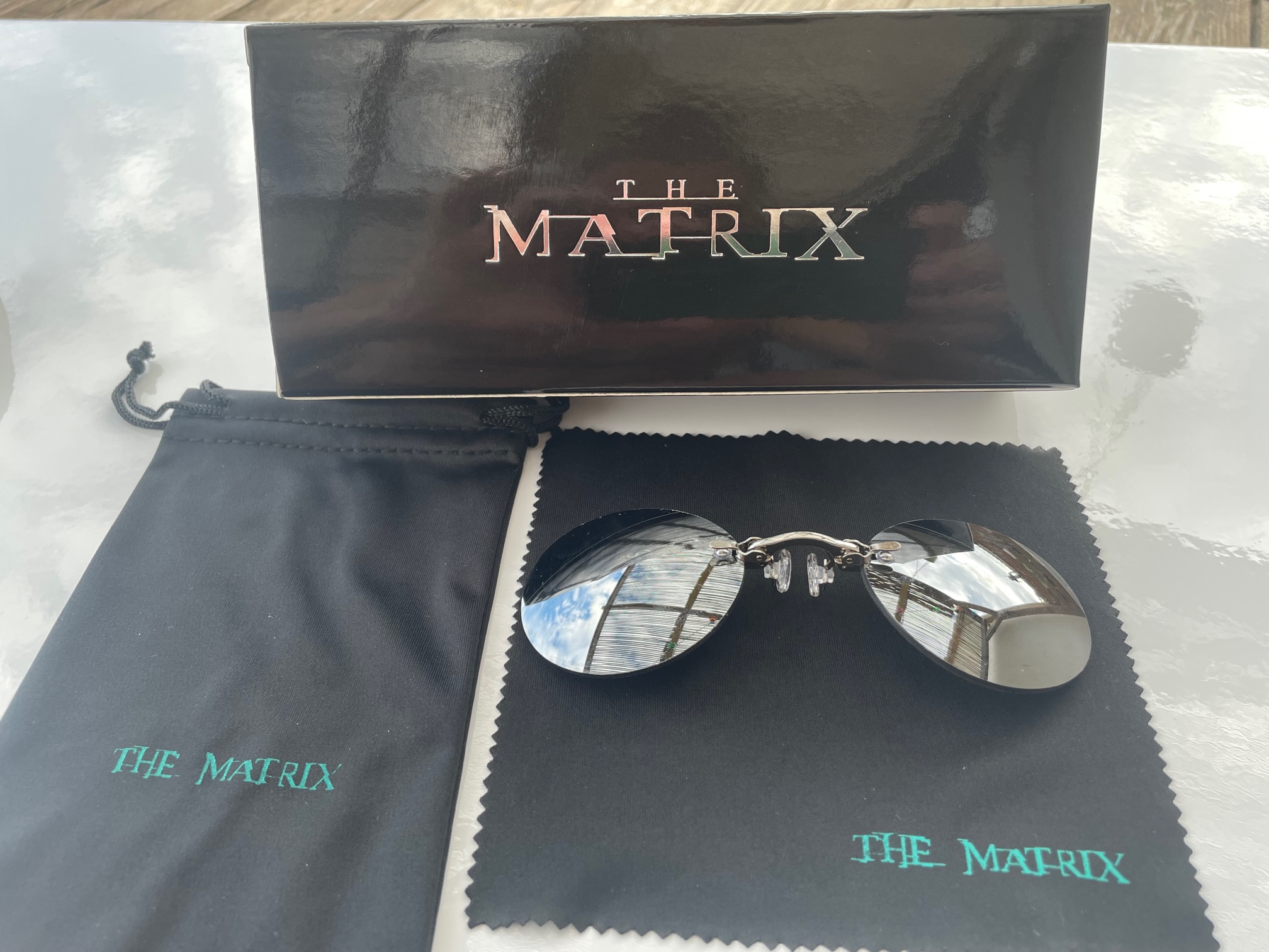 Lunettes Matrix Morpheus argent miroir – détail en photo