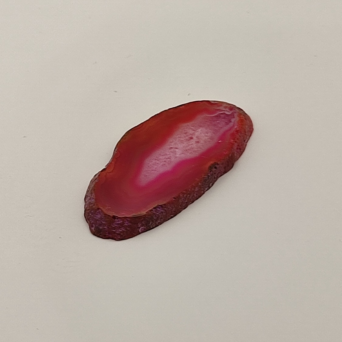Tranche dAgate teintée rouge