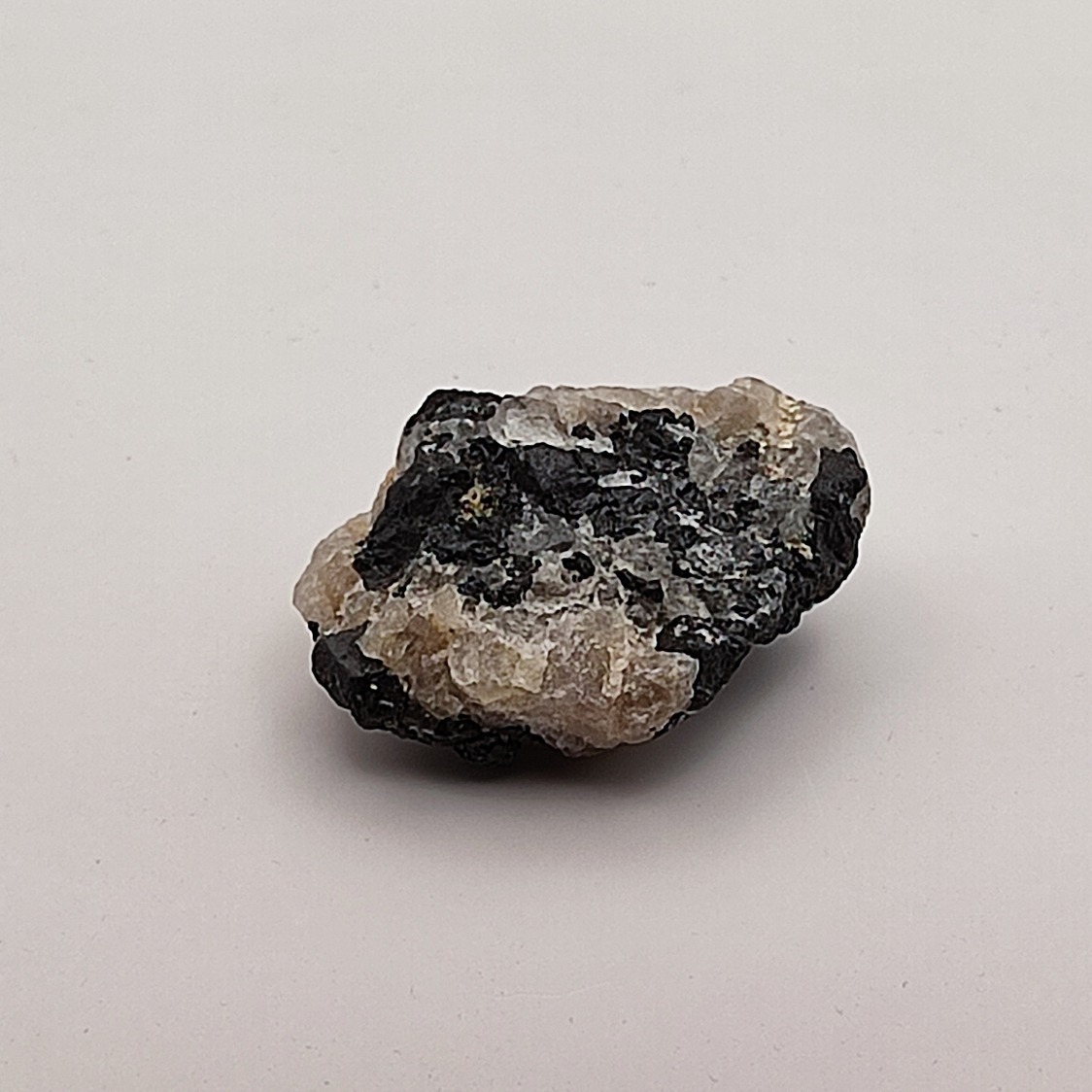 Quartz Tourmaline Brute - PBA-QTO4 - 19 g