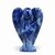 Figurine ange en sodalite polie bleue sur fond blanc, 5 cm, pierre naturelle