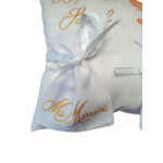 détail coussin de baptême