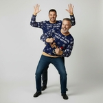 pull-de-noel-pere-noel-en-cavale-Amis