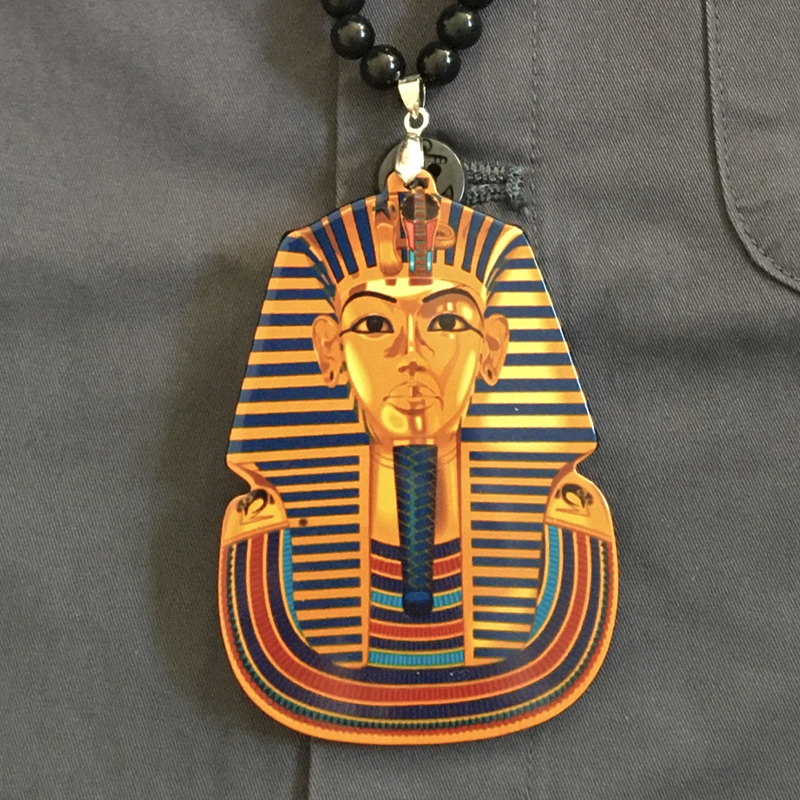 Pharaon d\'Egypte en couleur bronze