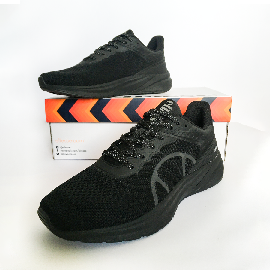 Ellesse black monochrome runner 4