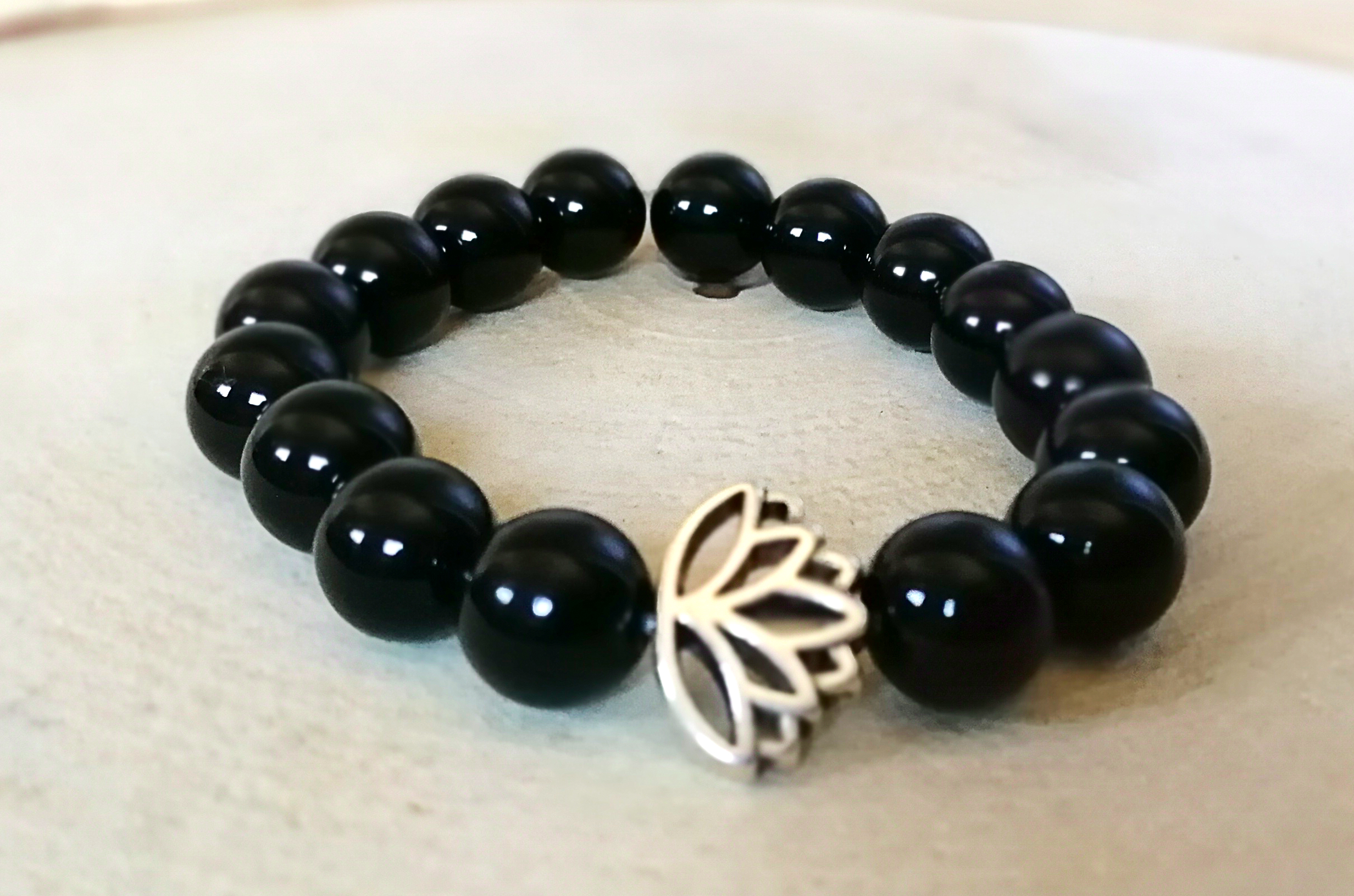 Onyx lotus 10