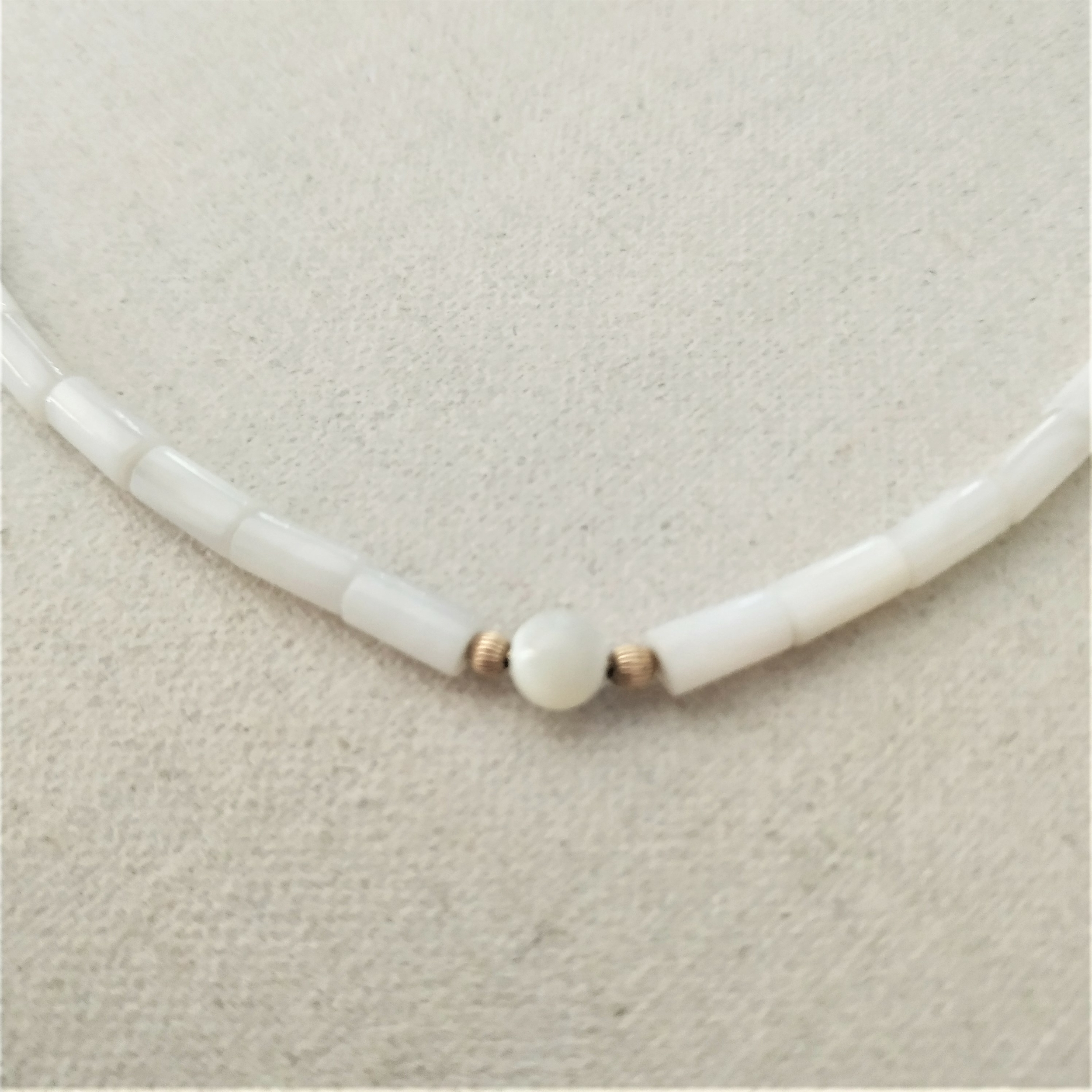 collier surfeur nacre