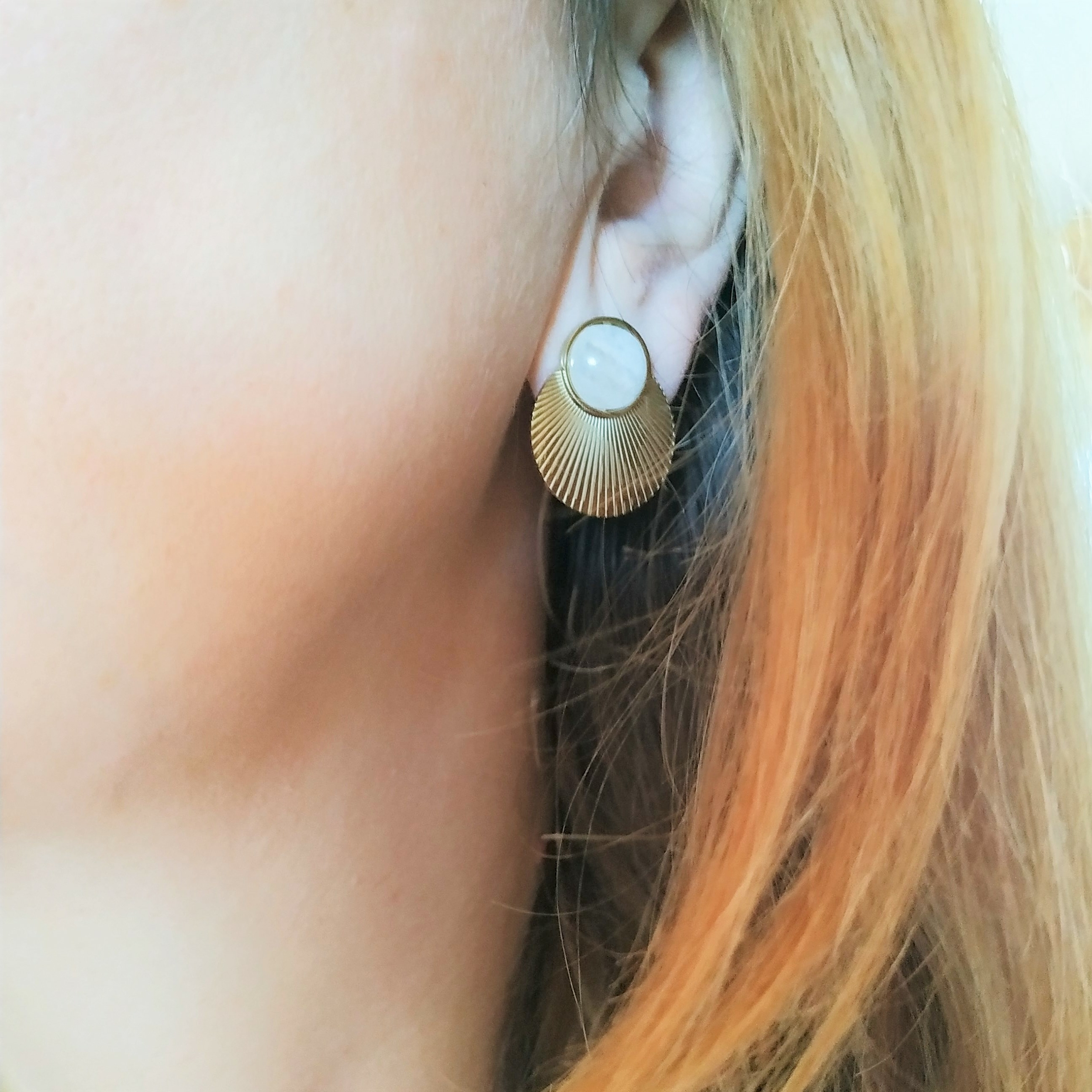 Boucles doreilles coquillage Pierre de lune