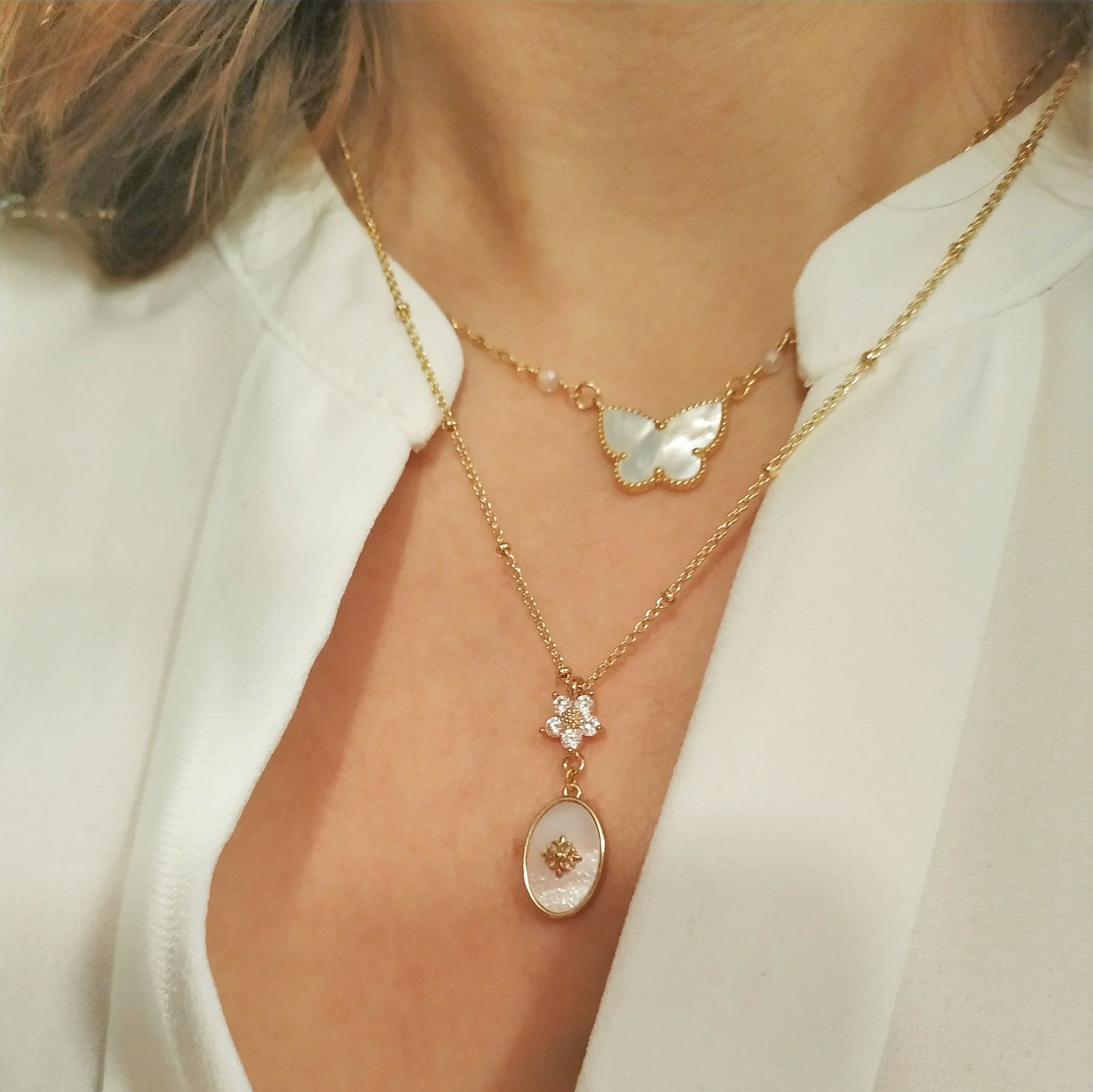 collier papillon nacre