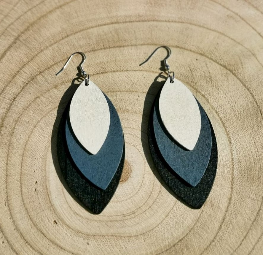boucles doreilles pendantes en bois feuilles