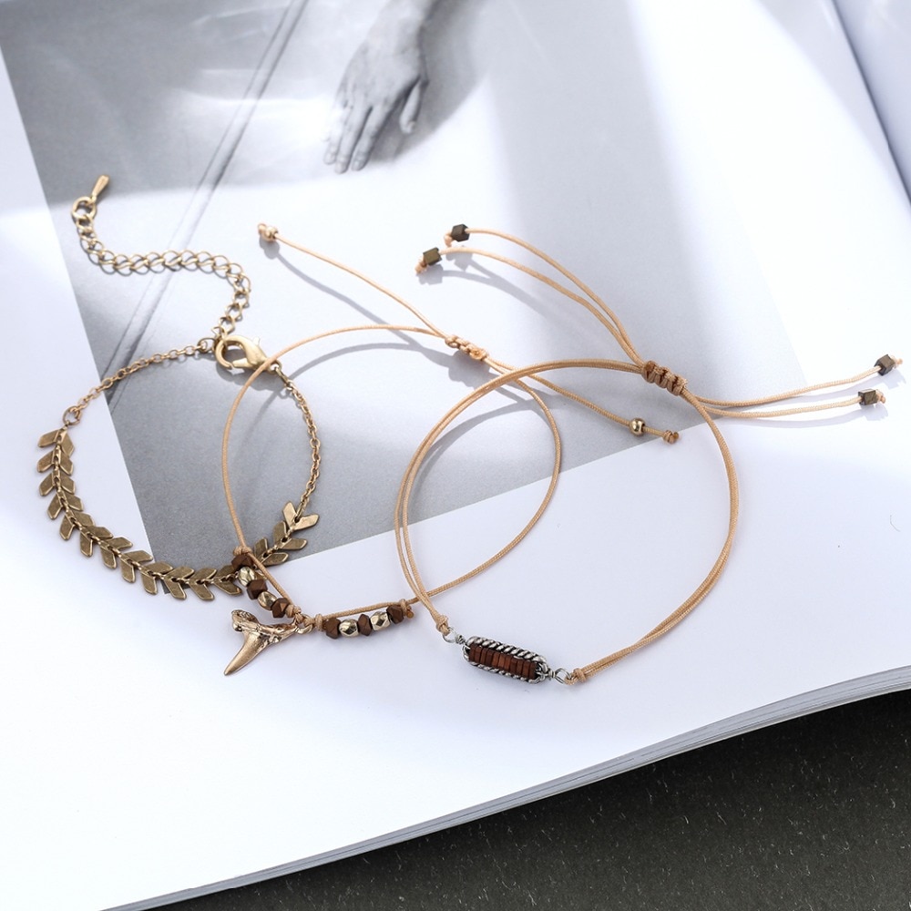 bracelets tendance avec breloques bois vert