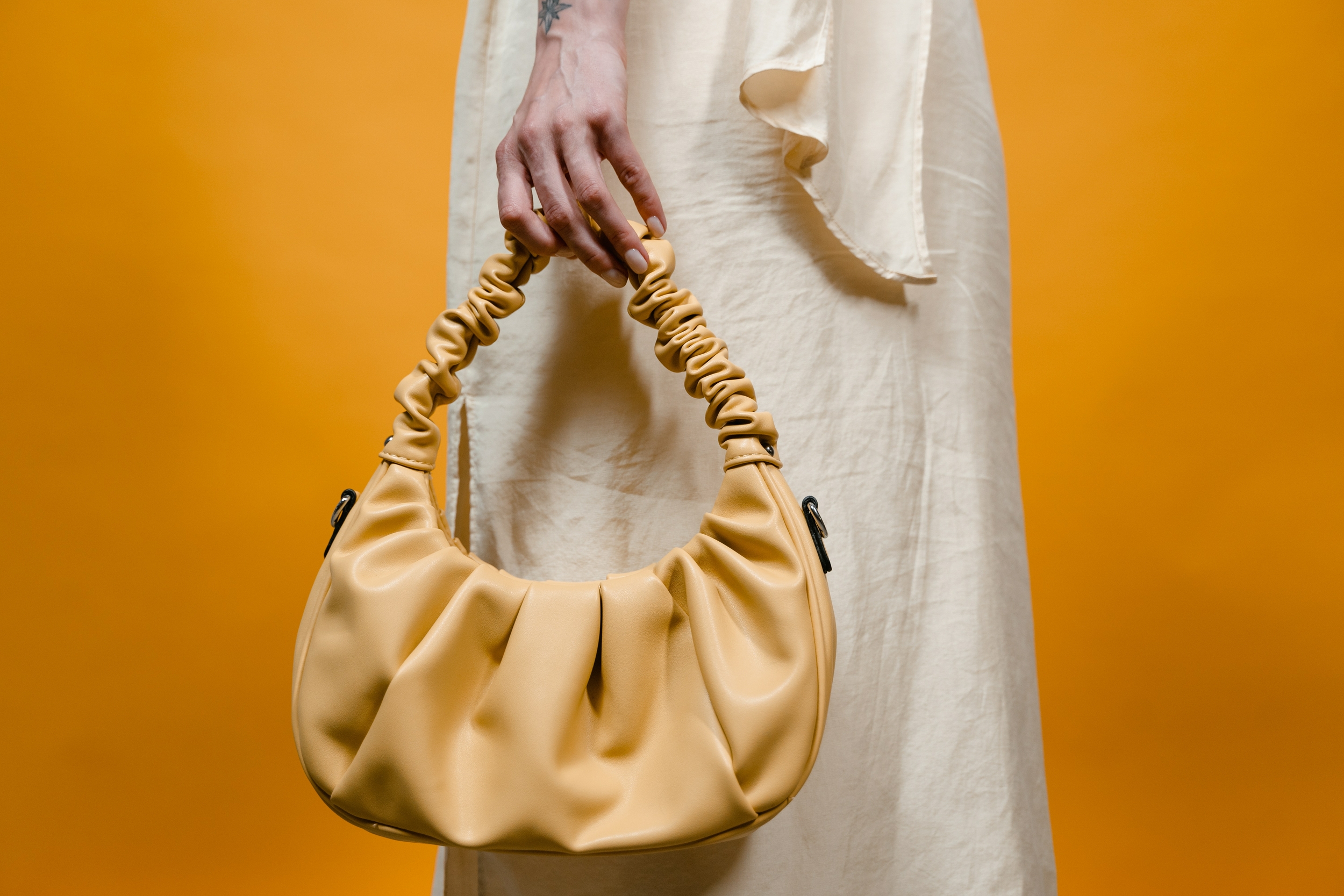 La psychologie de la mode : Ce que votre sac à main révèle sur votre personnalité