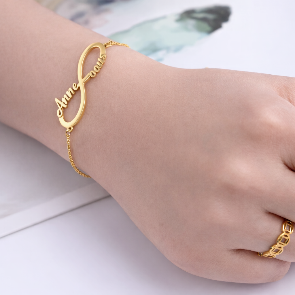 bracelet infini prénom porté arbrobijoux