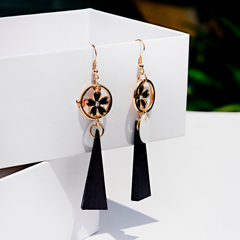 boucles doreilles pendantes longues en bois avec fleur