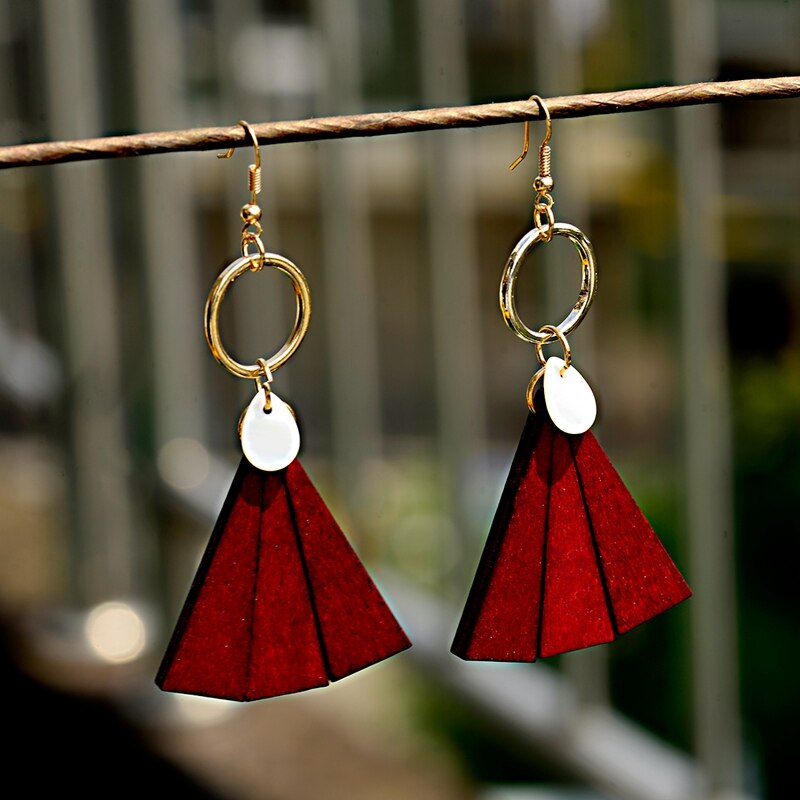 boucles doreilles pendantes en bois style éventail rouge