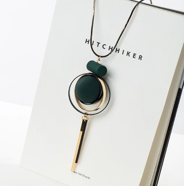 collier pendant coréen bois
