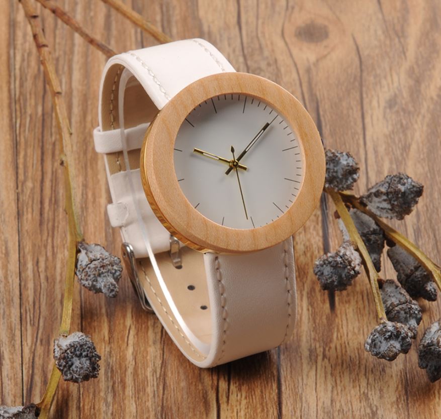 montre bois femme personnalisable legerete