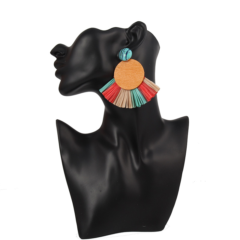Boucles doreilles en bois et raphia colorées