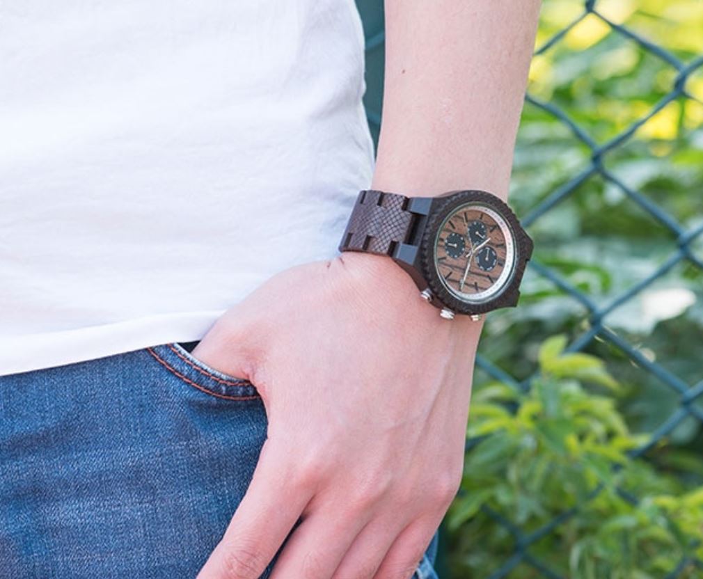 Montre En Bois De Santal Chronographe à Quartz Et Style Ultra Léger