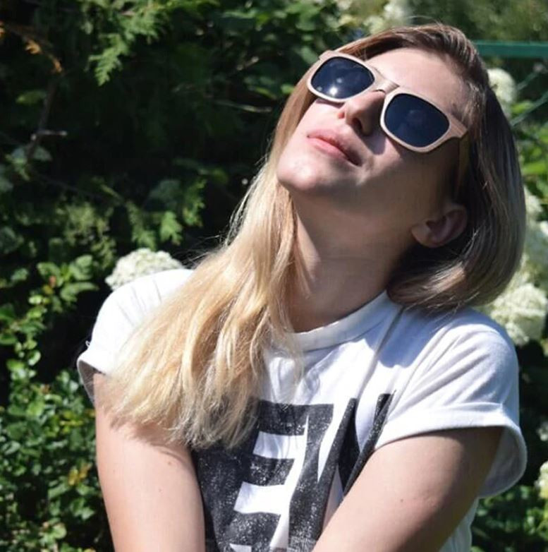 lunettes en bois homme ou femme sport portées