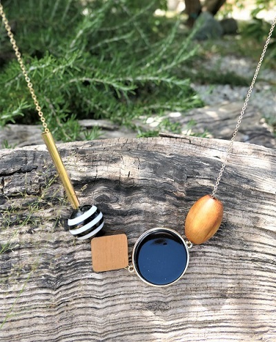 Collier pendentifs en bois et noir bohème